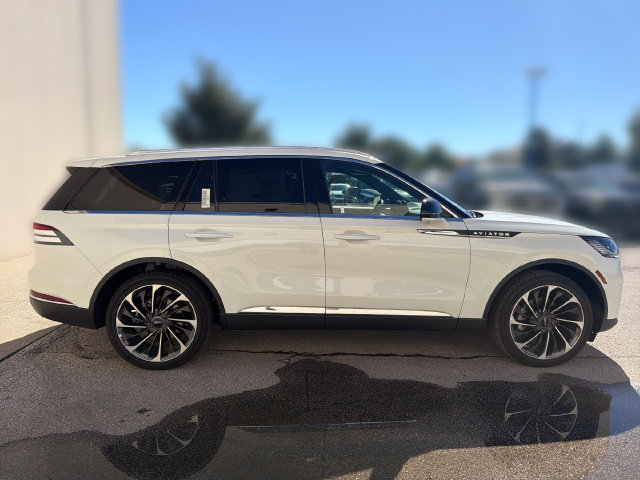 New 2026 Lincoln Aviator Reserve AWD/4WD image 3