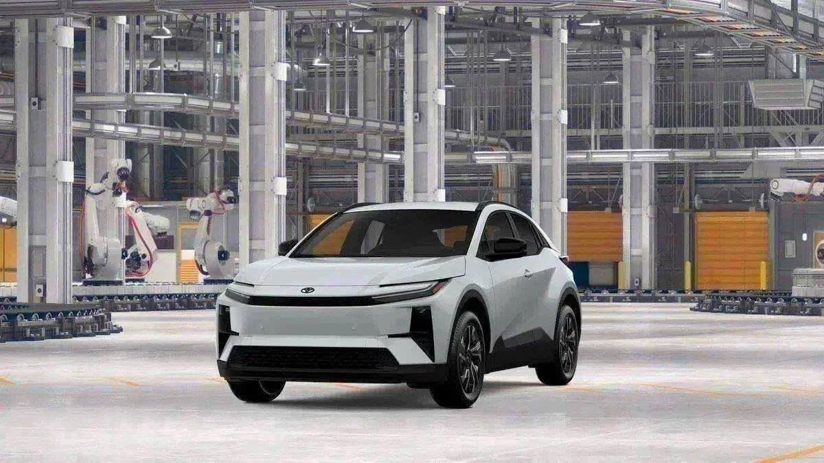New 2026 Toyota C-HR AWD/4WD image 18