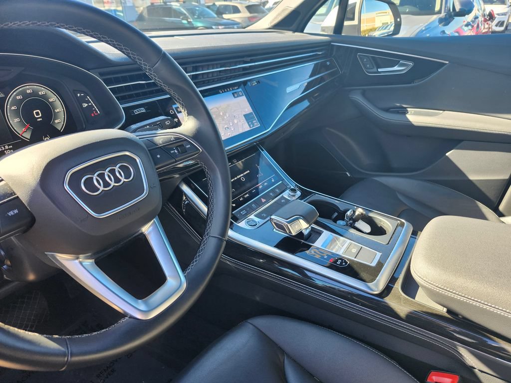 Certified 2025 Audi Q7 2.0T Premium AWD/4WD image 7