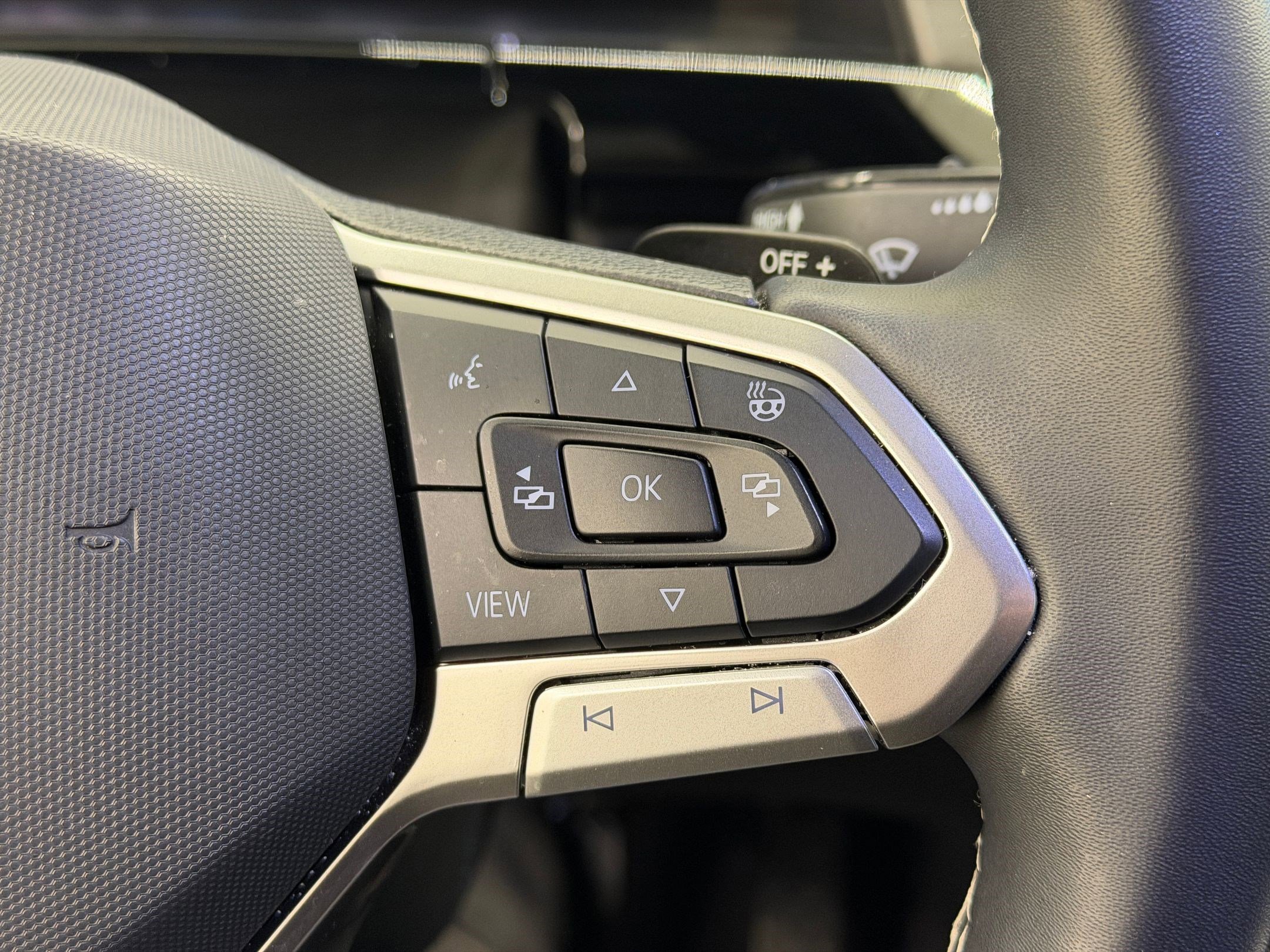 Used 2024 Volkswagen Atlas Cross Sport SE image 23