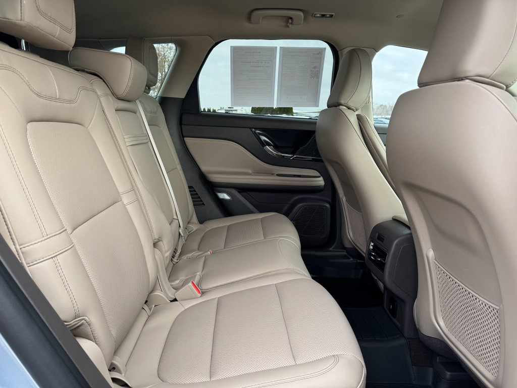 Certified 2022 Lincoln Corsair 4WD w/ Equipment Group 101A image 18