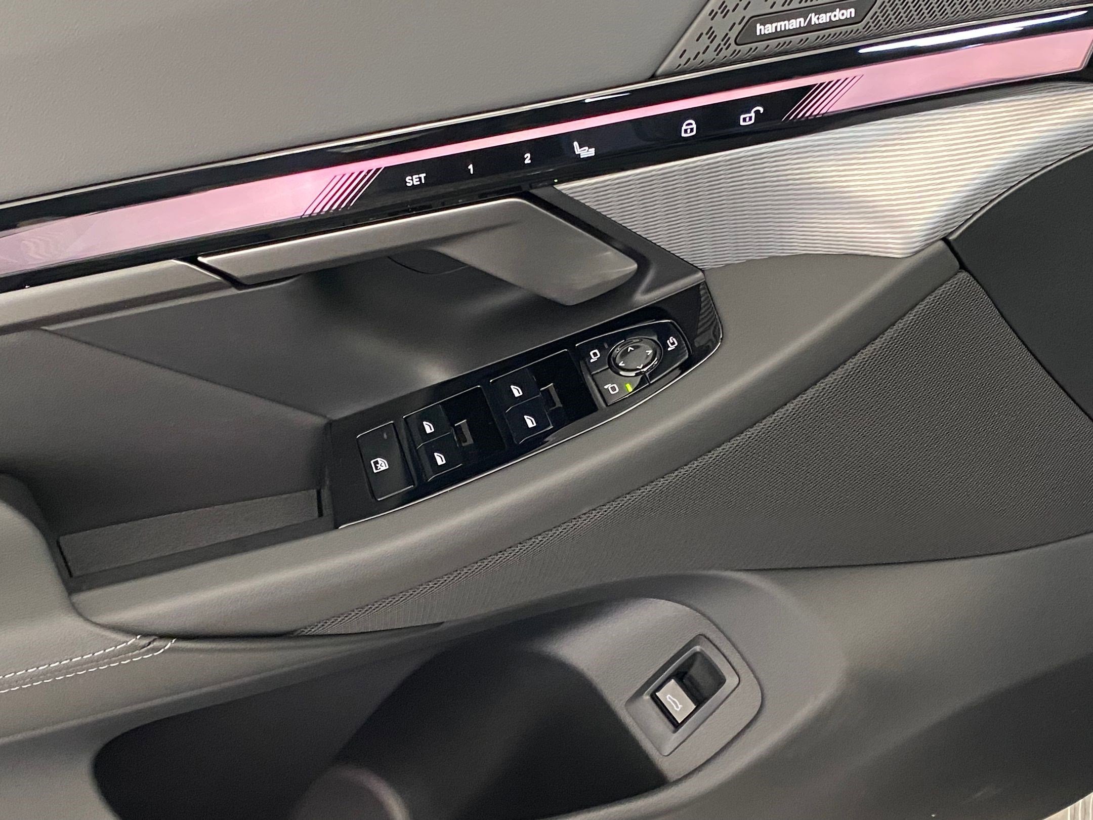 New 2026 BMW 540i xDrive w/ M Sport Package image 25