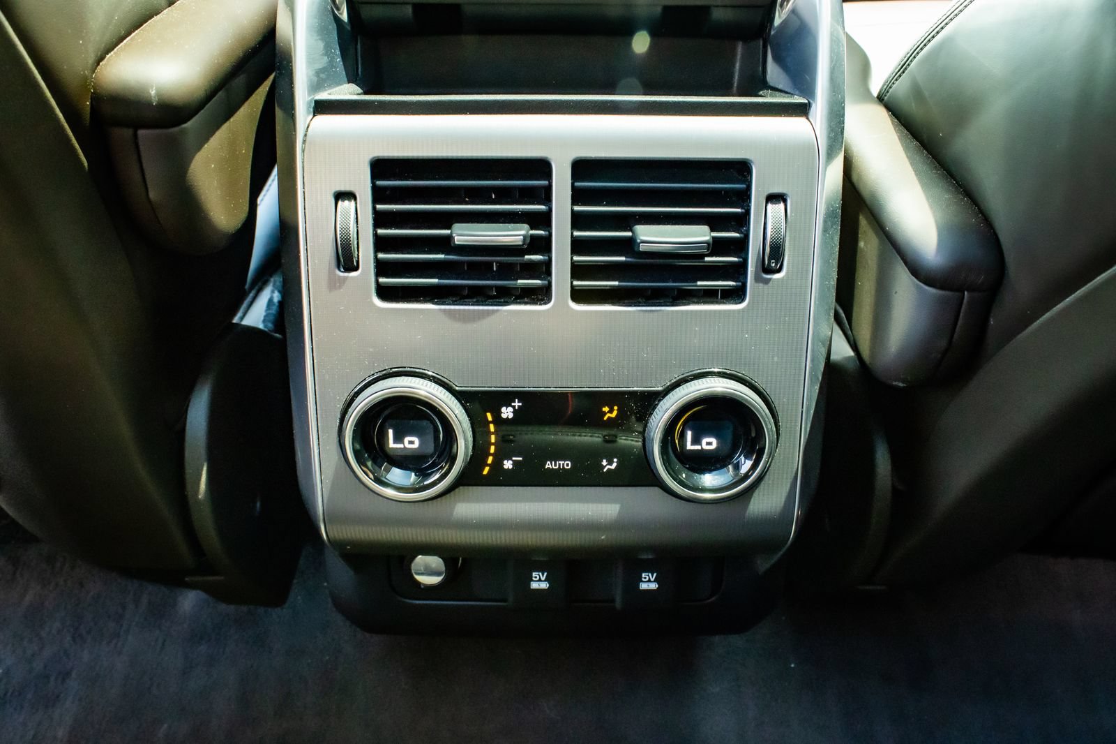 Used 2019 Land Rover Range Rover Sport HSE AWD/4WD image 13