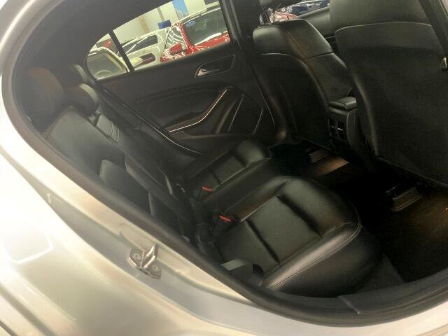 Used 2019 Mercedes-Benz GLA 250 image 13