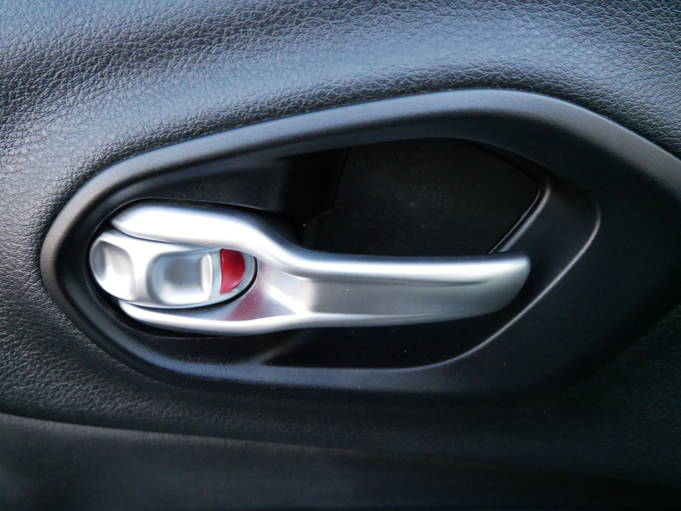 Used 2016 Jeep Cherokee Limited w/ Trailer Tow Group image 13