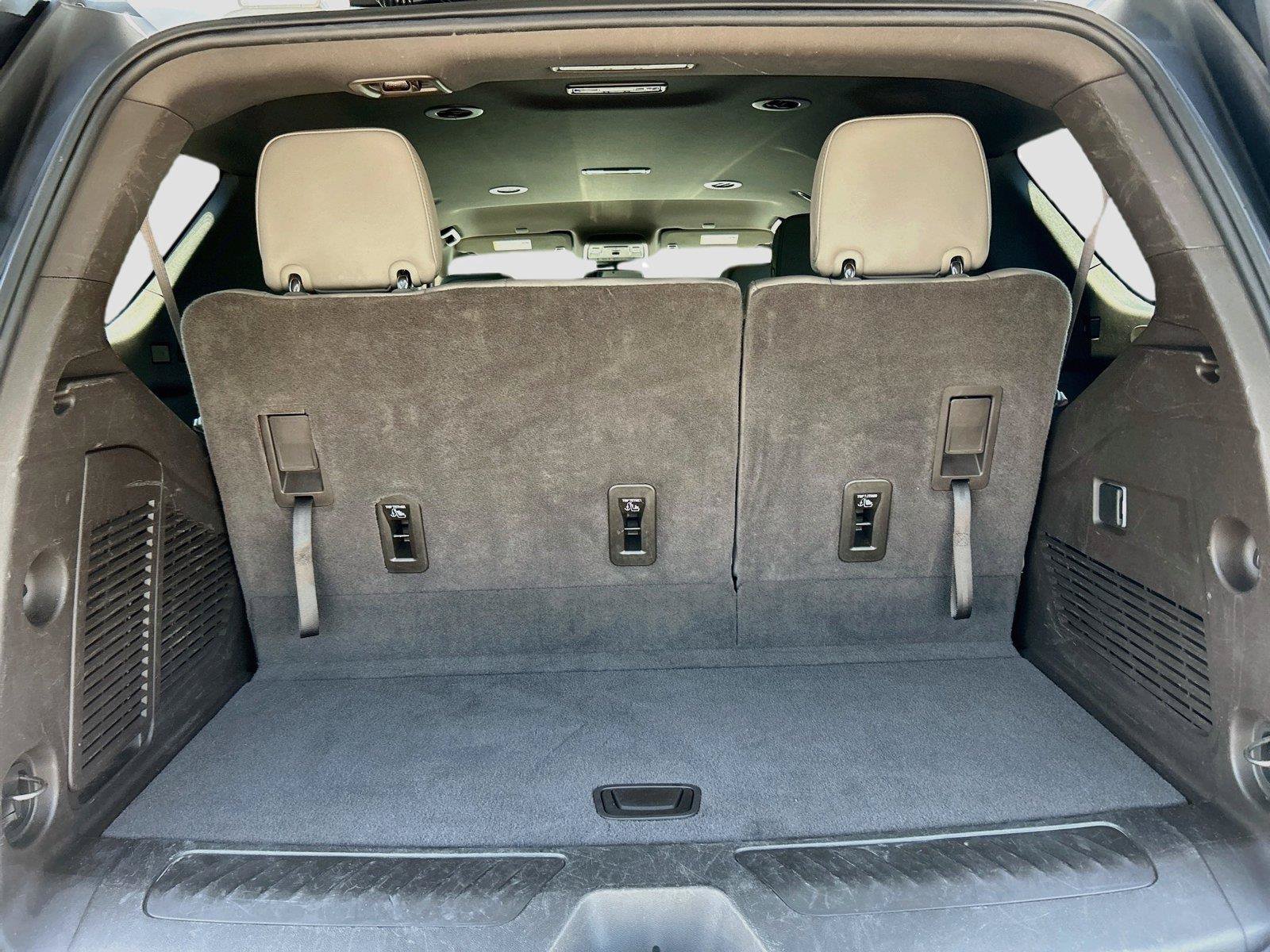 Used 2024 GMC Yukon SLT AWD/4WD image 13