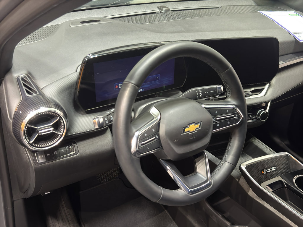 Used 2025 Chevrolet Equinox LT w/ Convenience Package II image 18