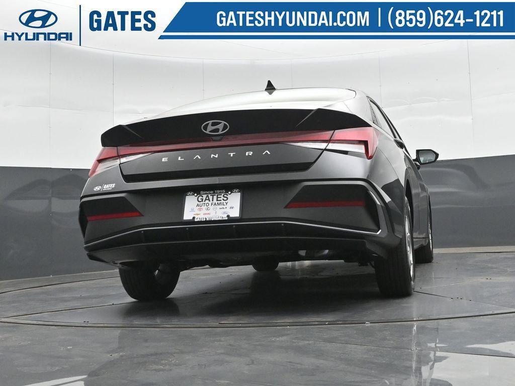 New 2026 Hyundai Elantra SE FWD image 35