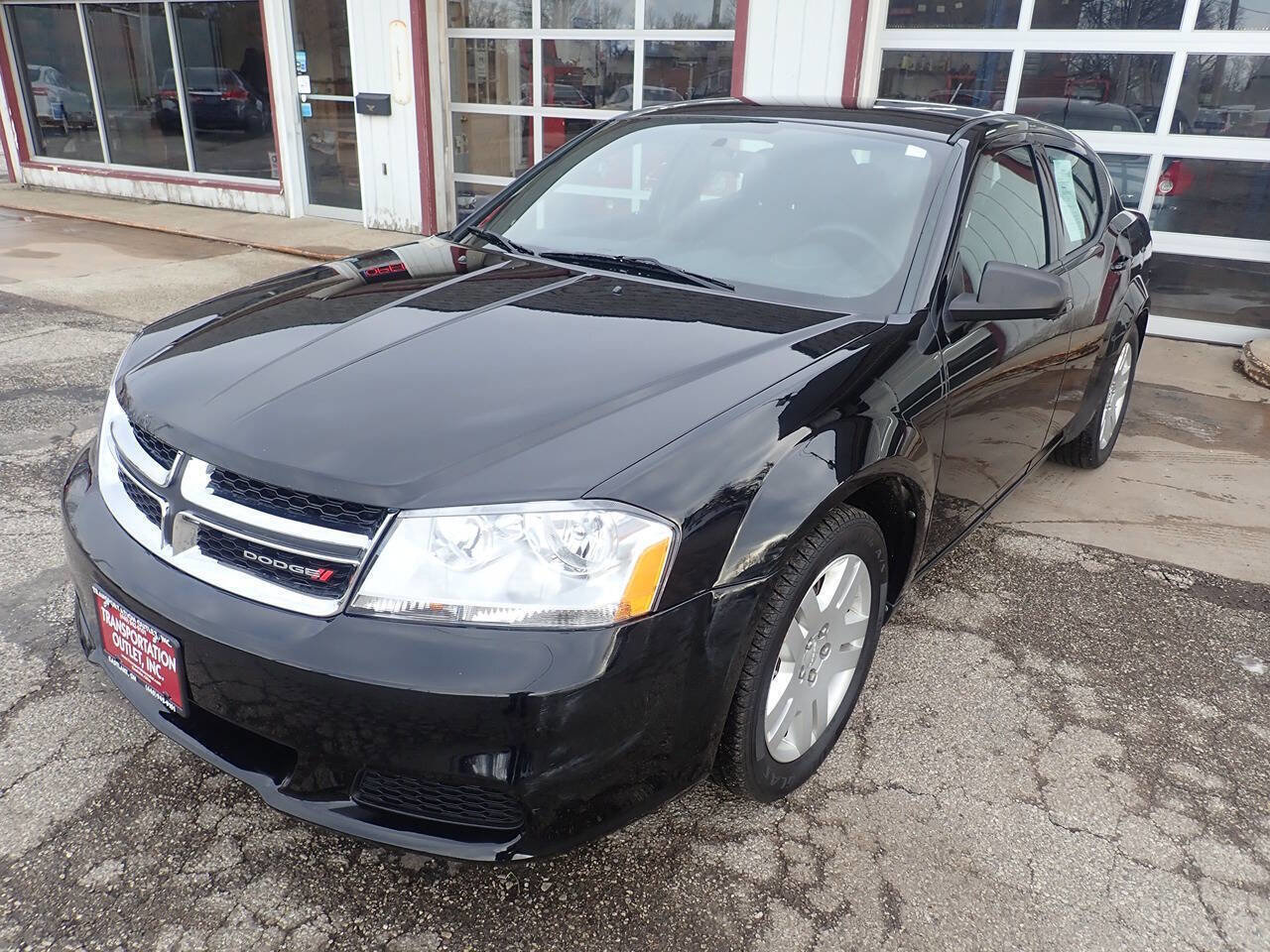Used 2013 Dodge Avenger SE FWD image 2