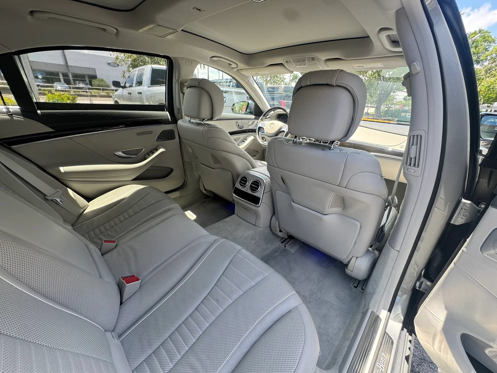 Used 2014 Mercedes-Benz S 550 Sedan image 24