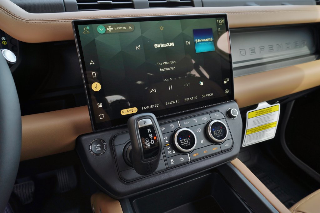 New 2026 Land Rover Defender 110 X-Dynamic SE AWD/4WD image 18