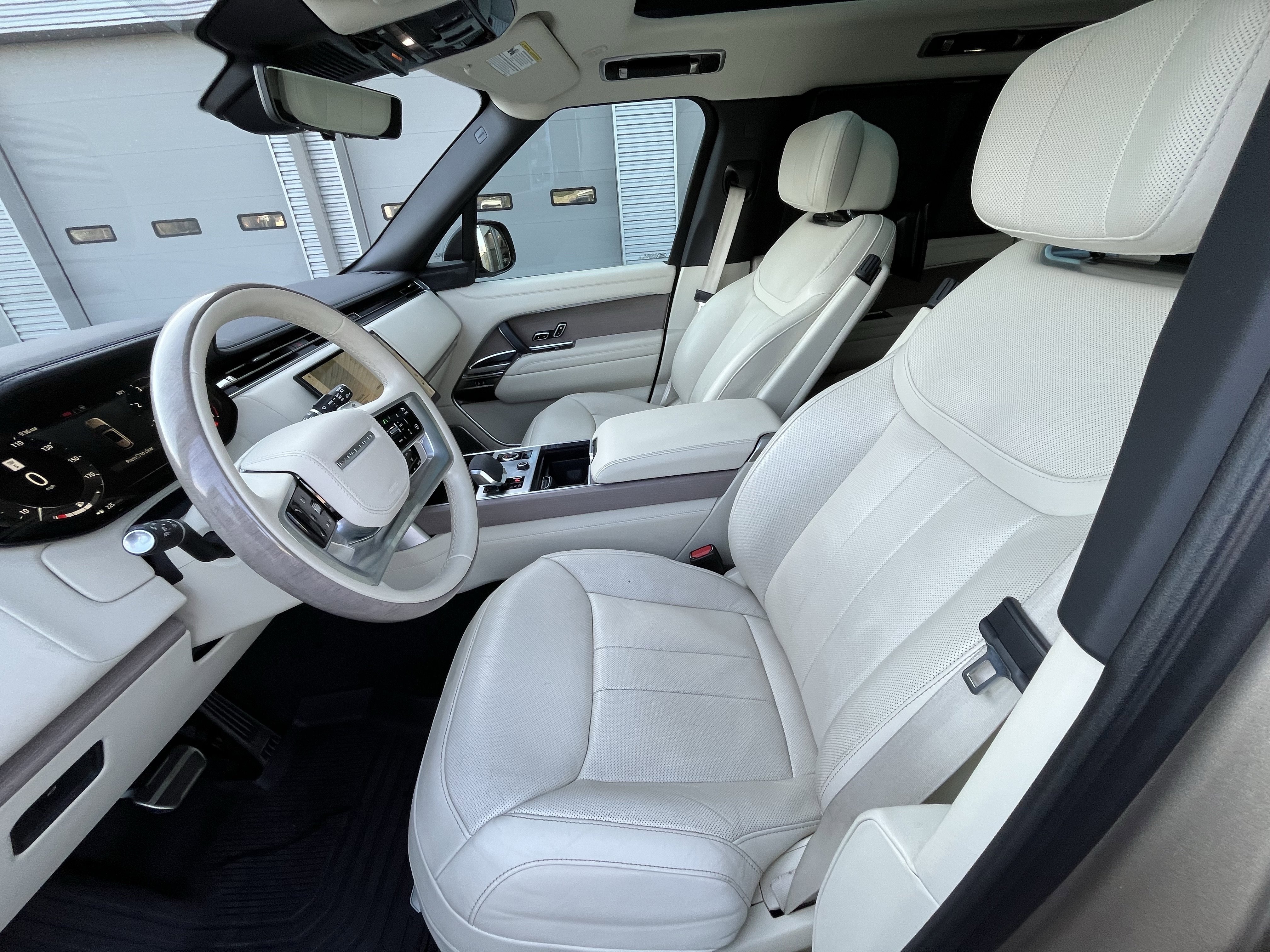 Certified 2023 Land Rover Range Rover First Edition image 17