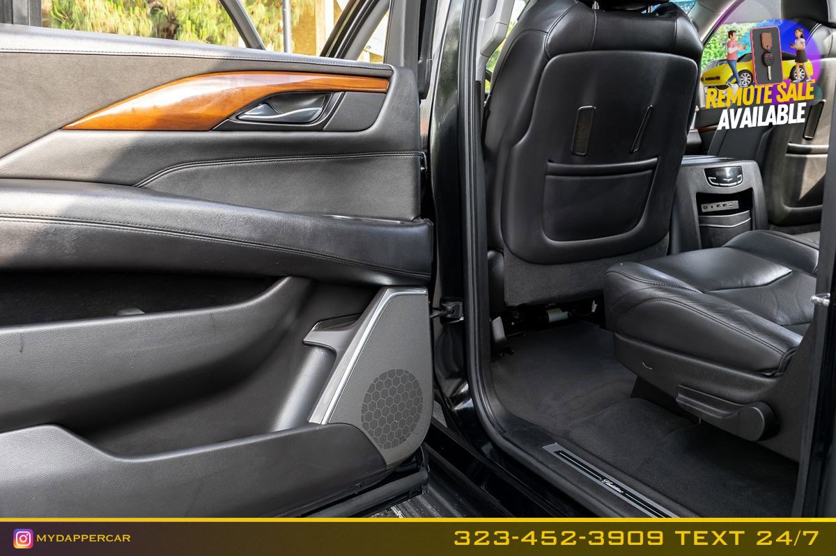 Used 2019 Cadillac Escalade ESV Luxury image 15