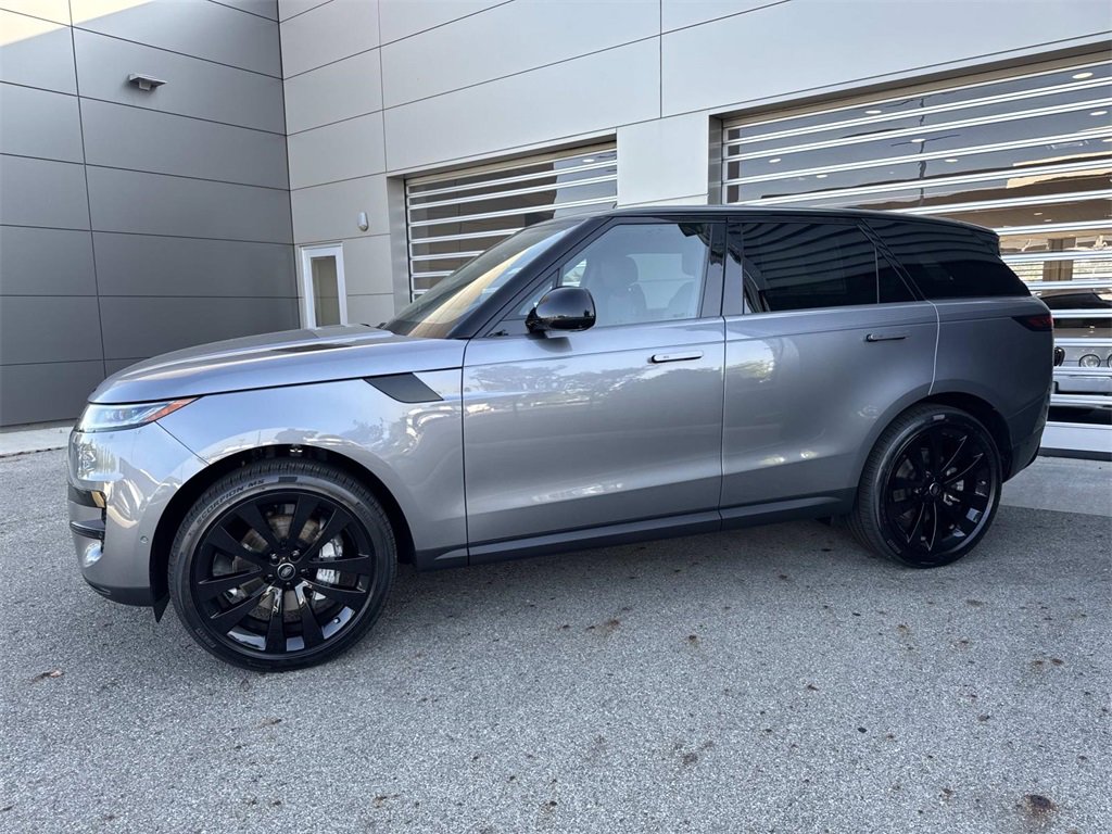 New 2025 Land Rover Range Rover Sport SE image 3