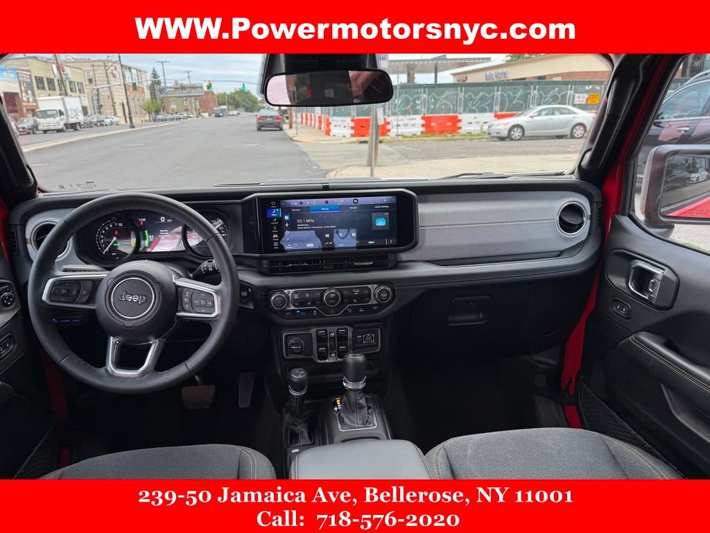 Used 2025 Jeep Wrangler Unlimited Sahara w/ Safety Group AWD/4WD image 29