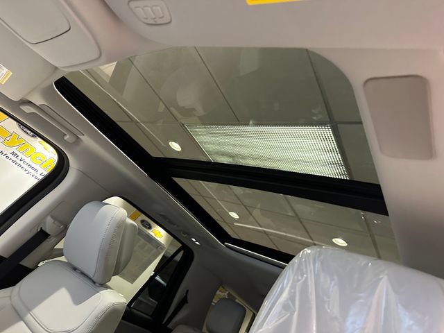 New 2027 Ford Expedition Platinum AWD/4WD image 4