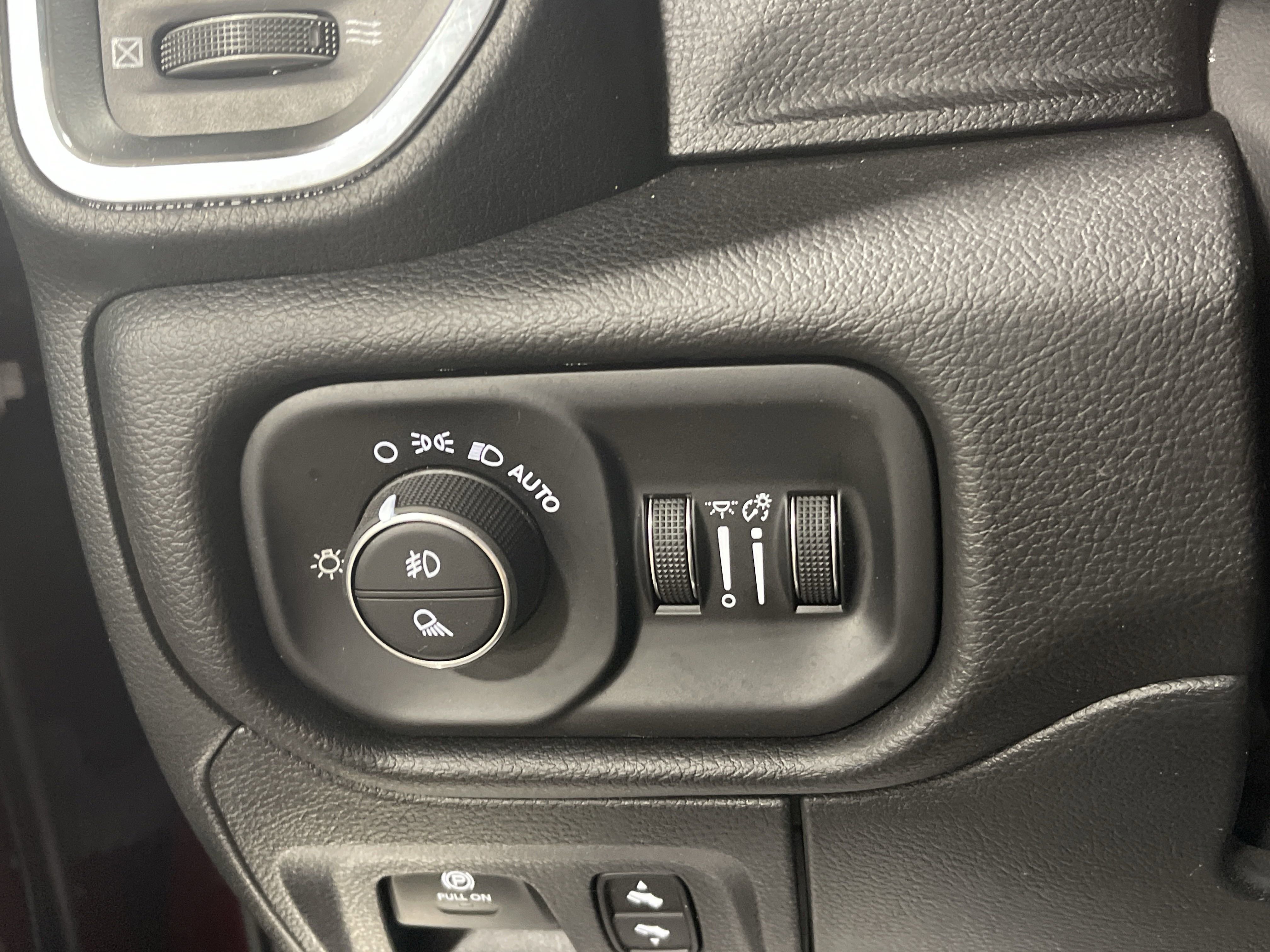 Used 2025 RAM 1500 Laramie w/ Sport Appearance Package image 21