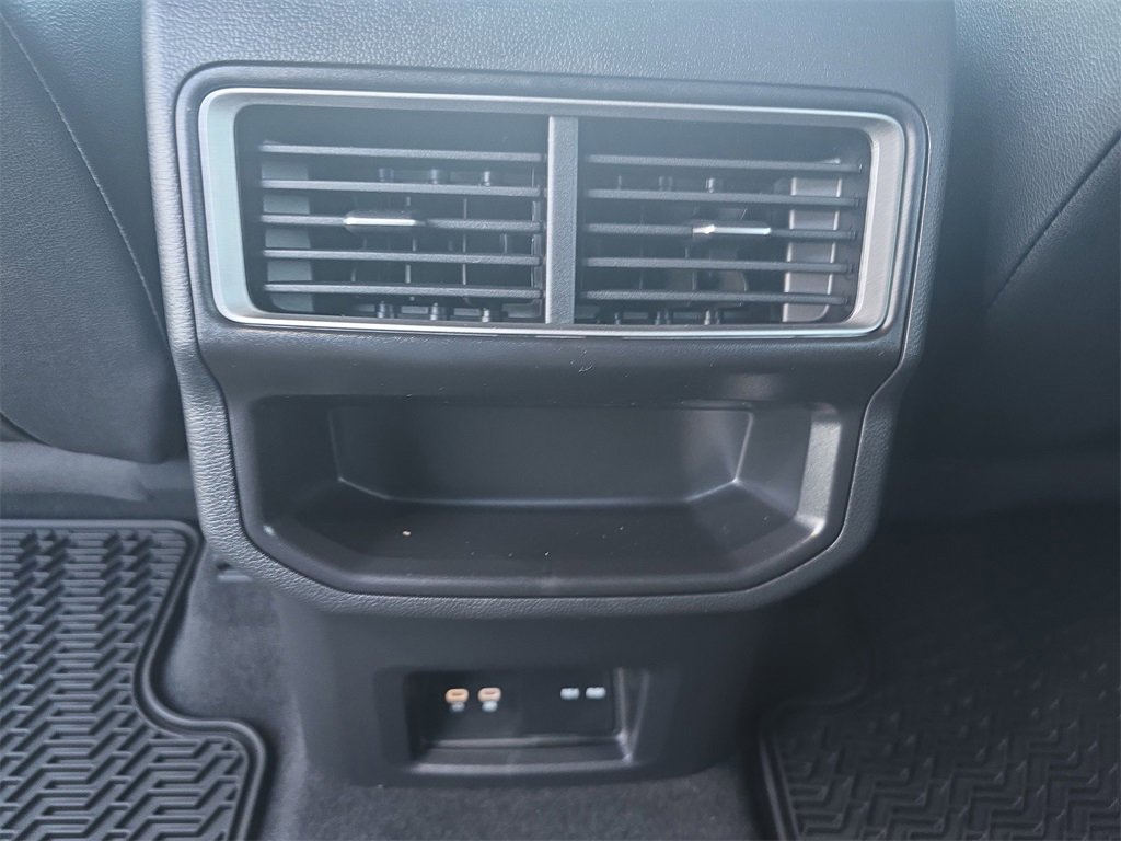 New 2026 Volkswagen Atlas Cross Sport SE image 15