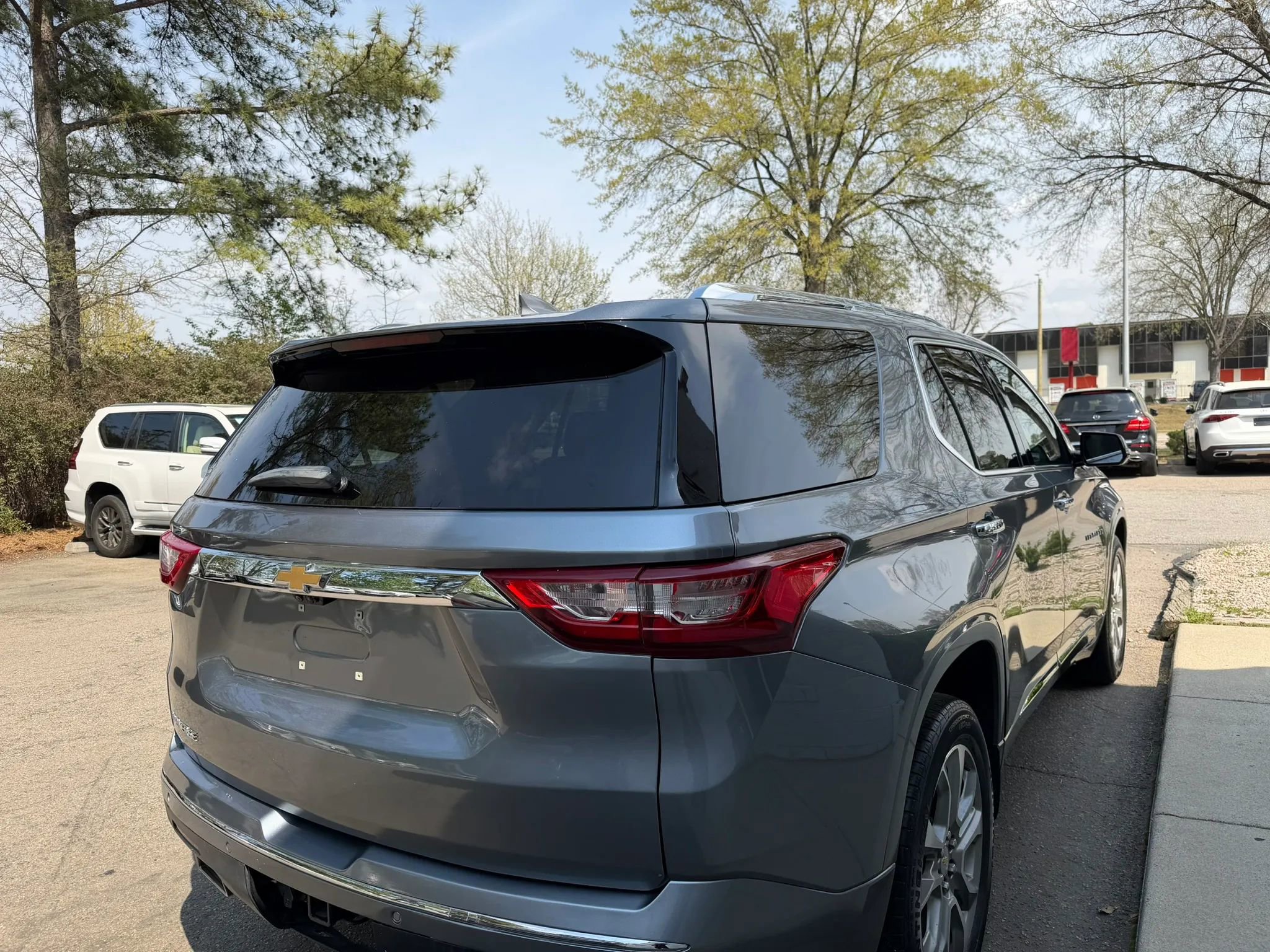 Used 2020 Chevrolet Traverse Premier image 5