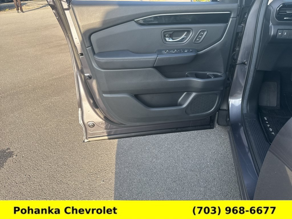 Used 2025 Honda Pilot Touring image 25