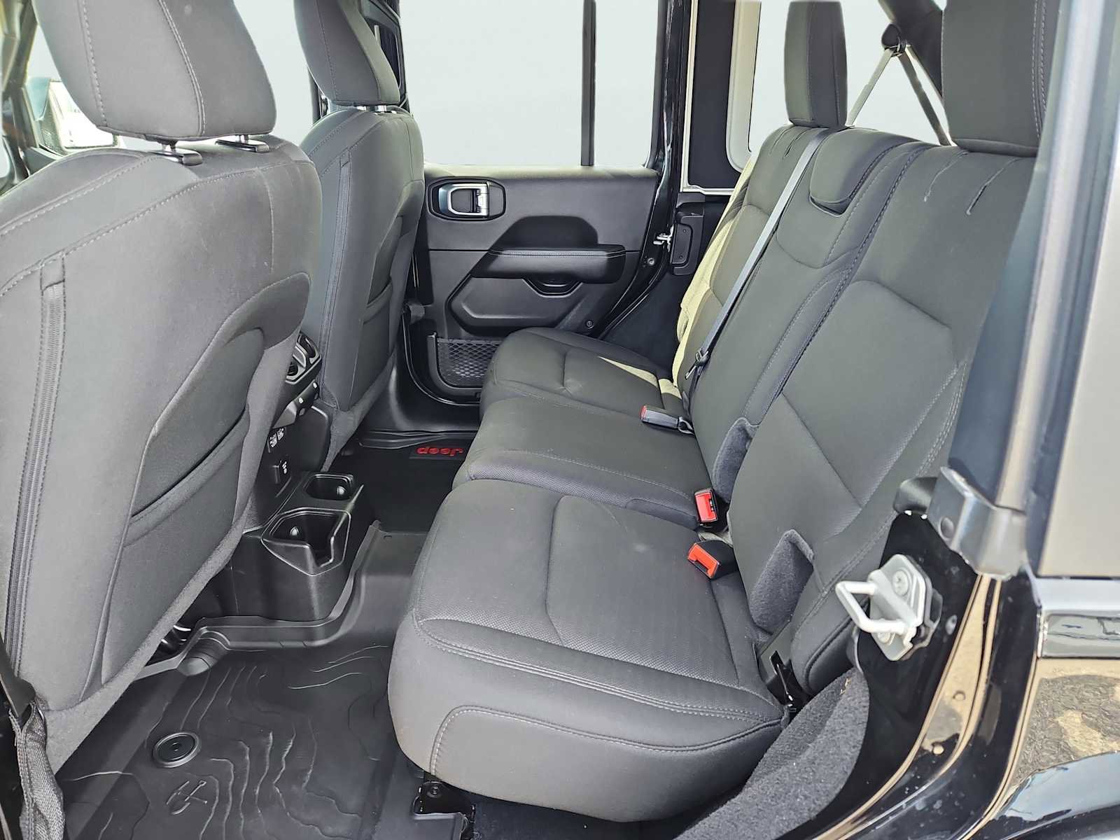 Used 2022 Jeep Wrangler Unlimited Sahara w/ LED Lighting Group image 33