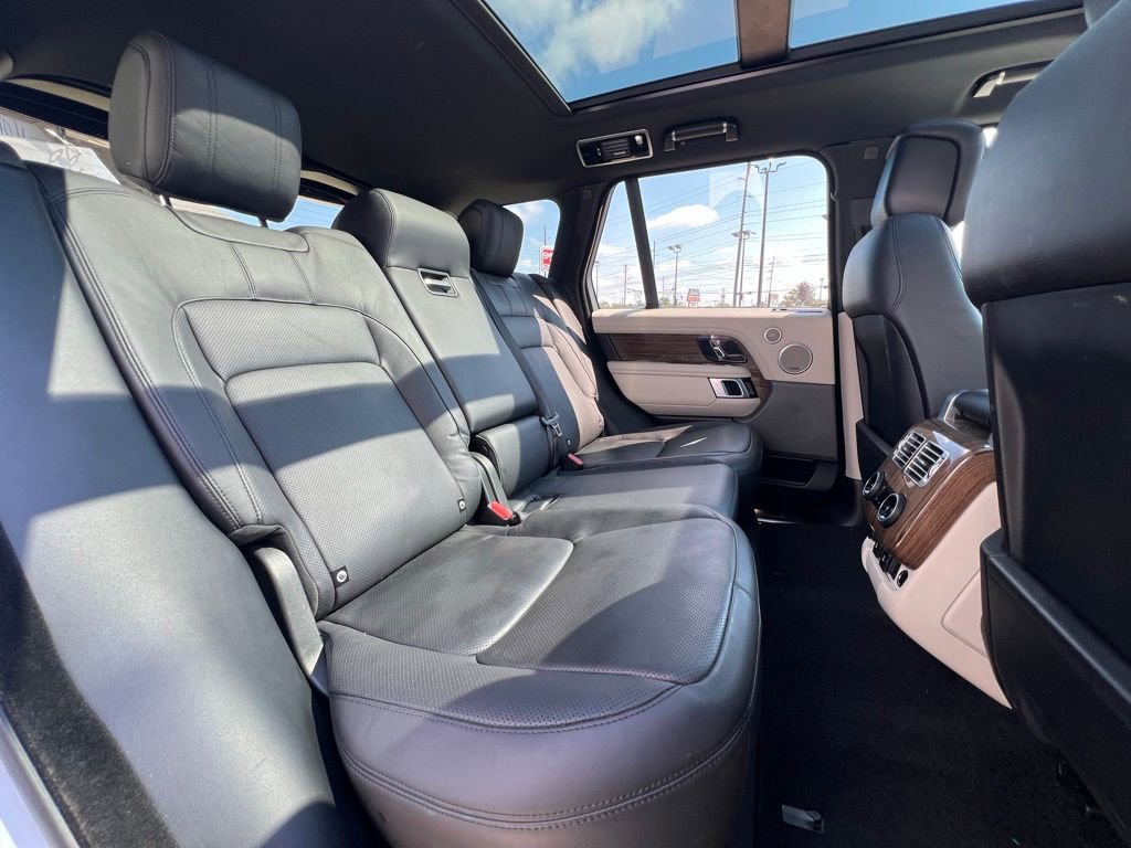Used 2018 Land Rover Range Rover HSE image 24