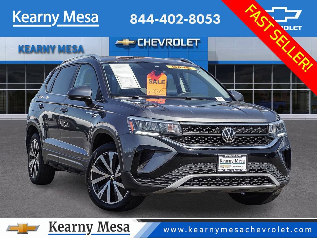 Used 2024 Volkswagen Taos SE FWD image 1