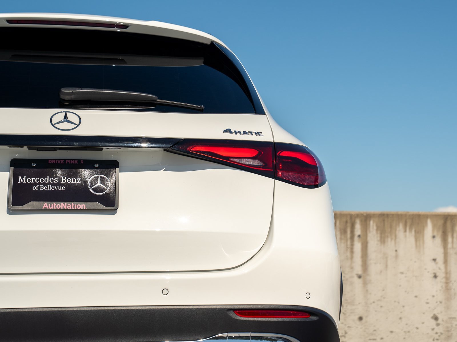 Used 2025 Mercedes-Benz GLC 350e 4MATIC w/ Driver Assistance Package image 10
