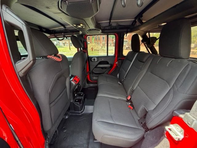 Used 2019 Jeep Wrangler Unlimited Sahara AWD/4WD image 16