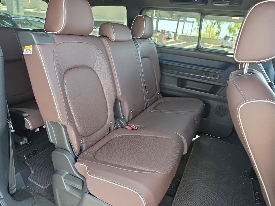 Used 2025 Volkswagen ID. Buzz Pro S Plus RWD image 16