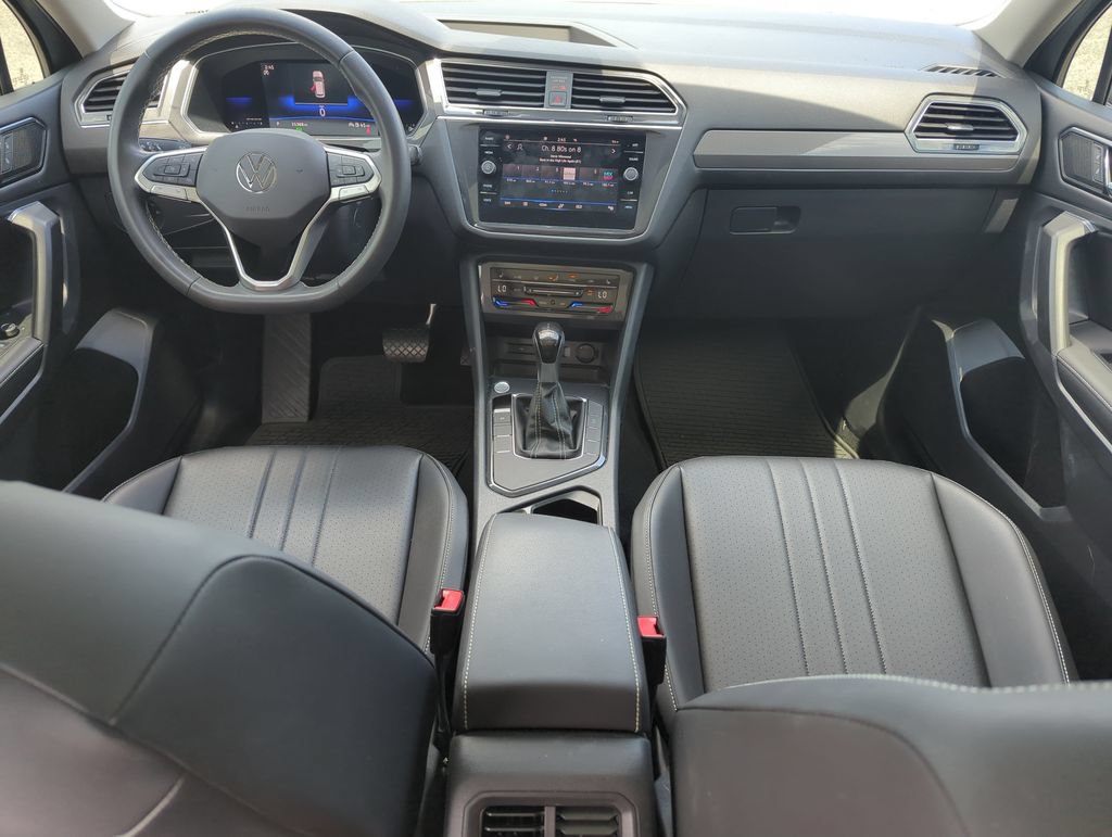 Certified 2023 Volkswagen Tiguan SE w/ Panoramic Sunroof Package FWD image 15