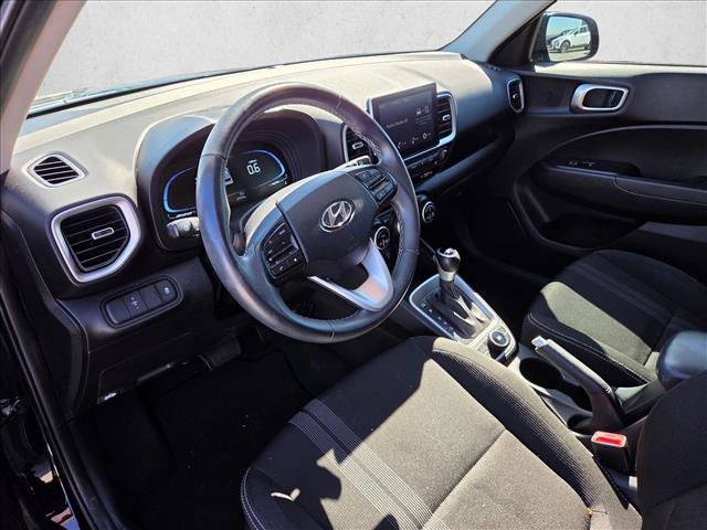 Used 2024 Hyundai Venue SEL FWD image 9
