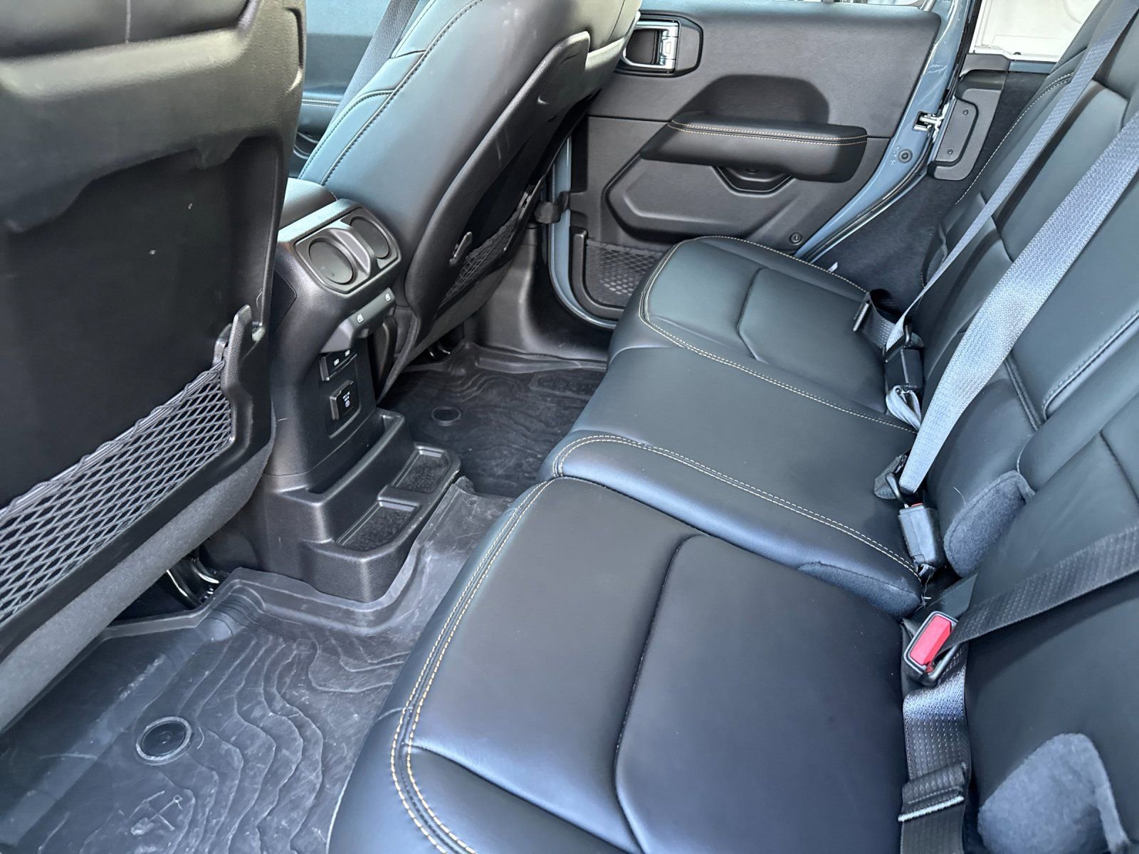 Used 2024 Jeep Wrangler Unlimited Rubicon 392 AWD/4WD image 11