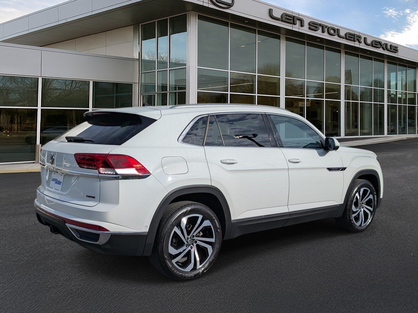 Used 2021 Volkswagen Atlas Cross Sport SEL Premium AWD/4WD image 3