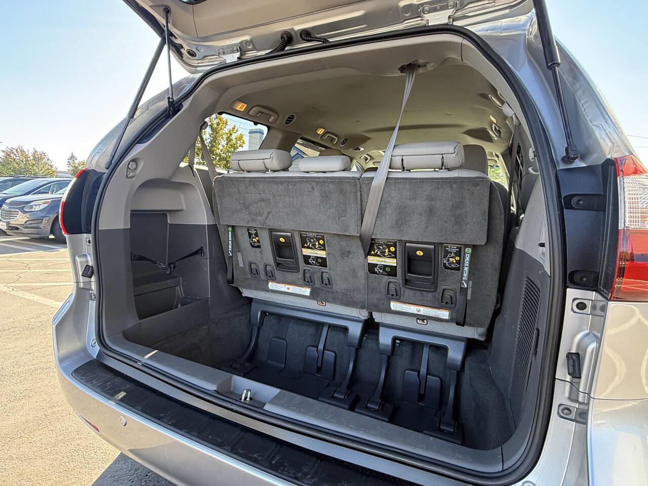 Used 2017 Toyota Sienna image 19