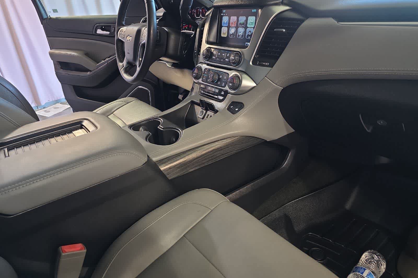 Used 2017 Chevrolet Tahoe LT w/ Luxury Package AWD/4WD image 18
