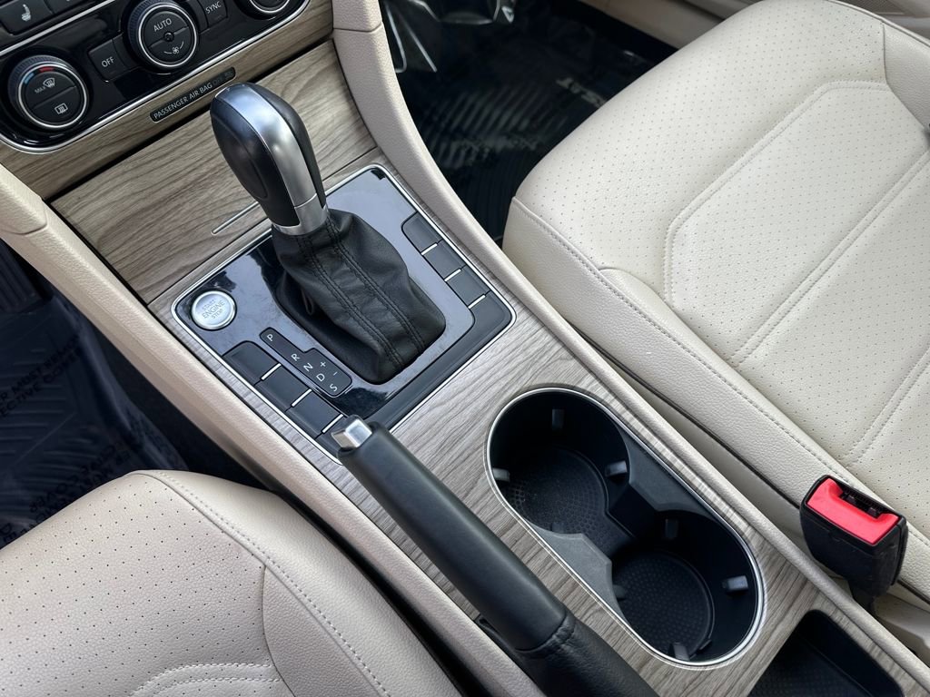 Used 2018 Volkswagen Passat 2.0T SE w/ SE Lighting Package image 23