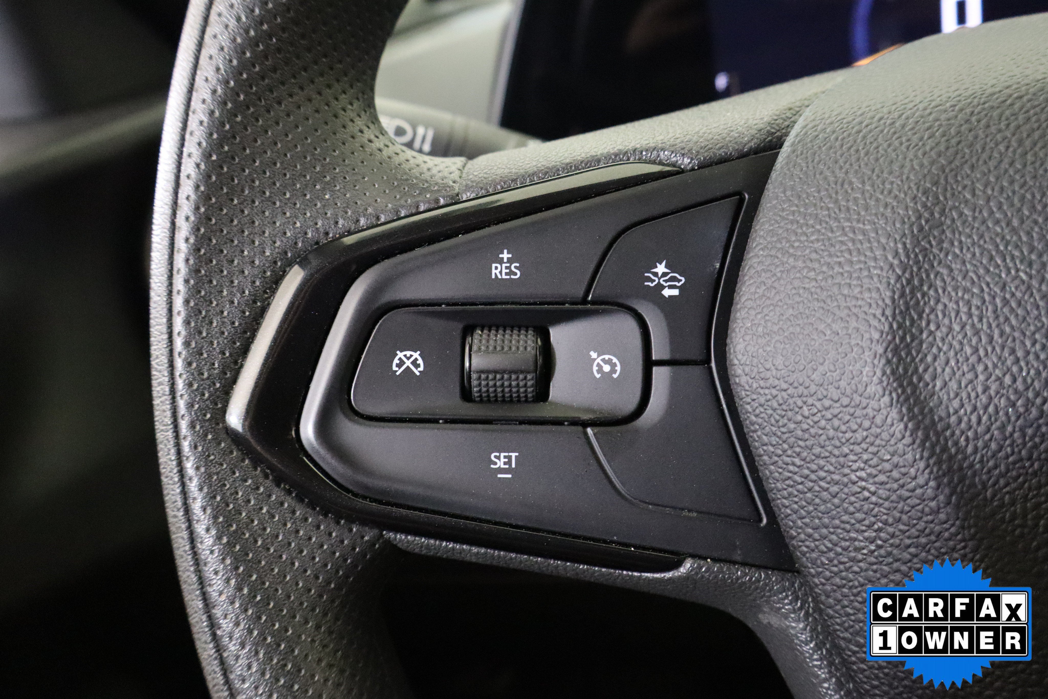 Used 2025 Chevrolet Trax LT FWD image 29