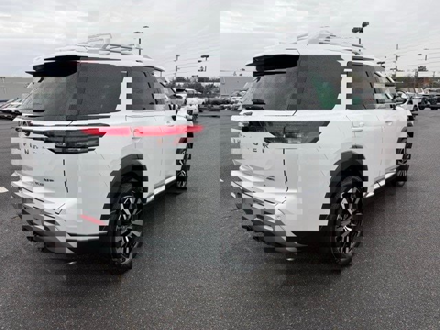New 2025 Nissan Pathfinder Platinum w/ Cargo Package image 5