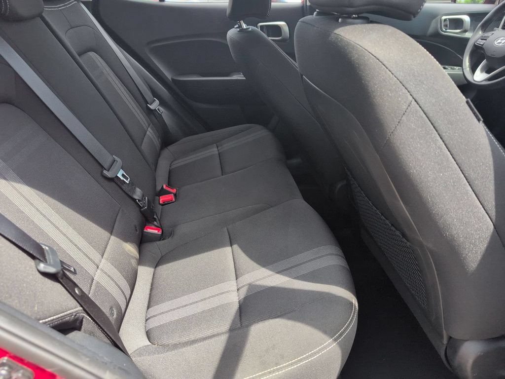 Used 2025 Hyundai Venue SEL FWD image 29