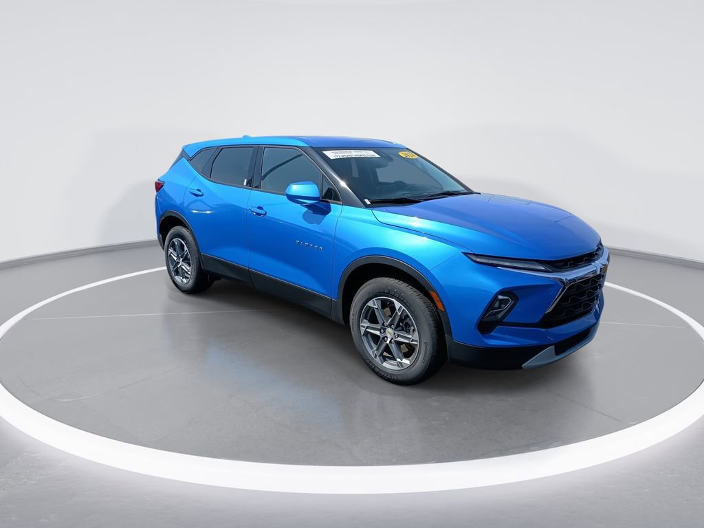 Used 2024 Chevrolet Blazer LT image 2