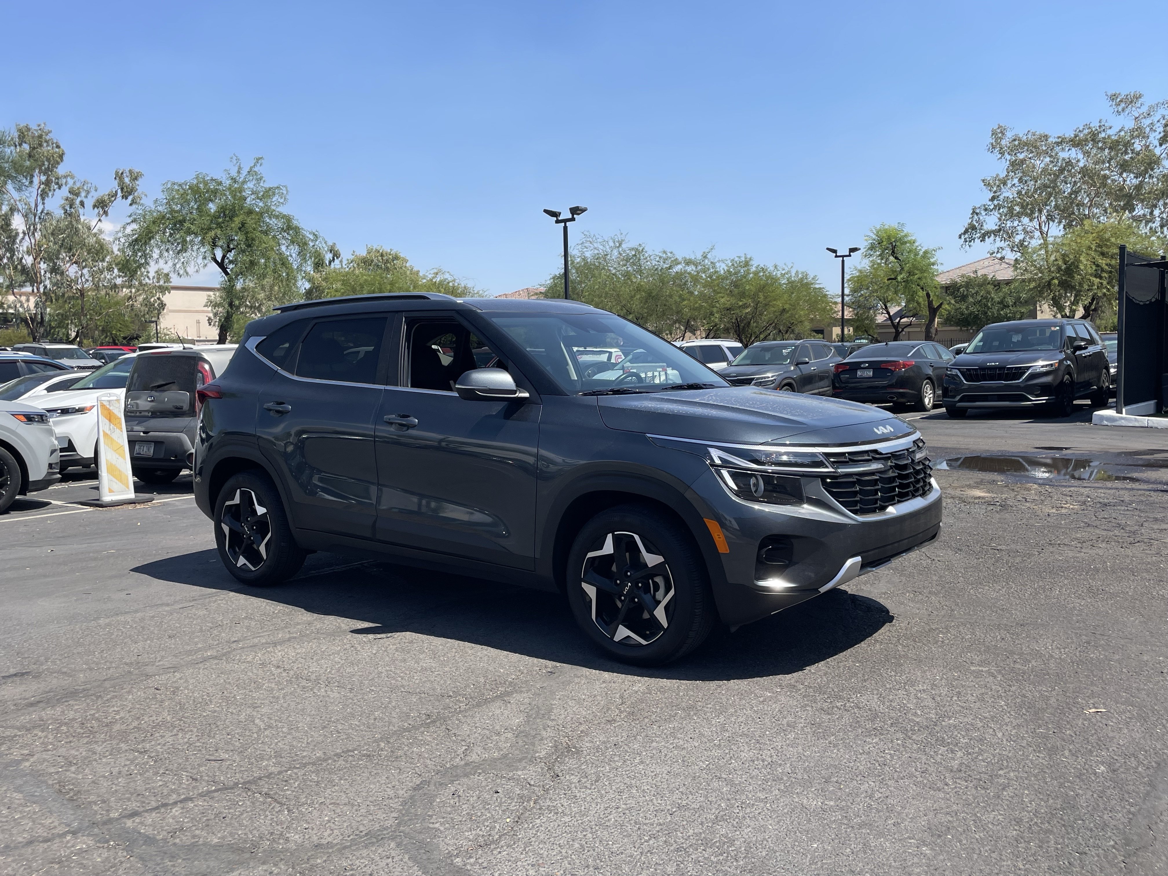 Certified 2025 Kia Seltos EX w/ EX Sunroof Package FWD image 31