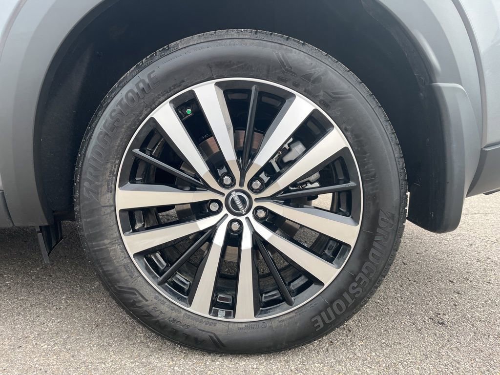 Used 2025 Nissan Pathfinder Platinum w/ Cargo Package image 15