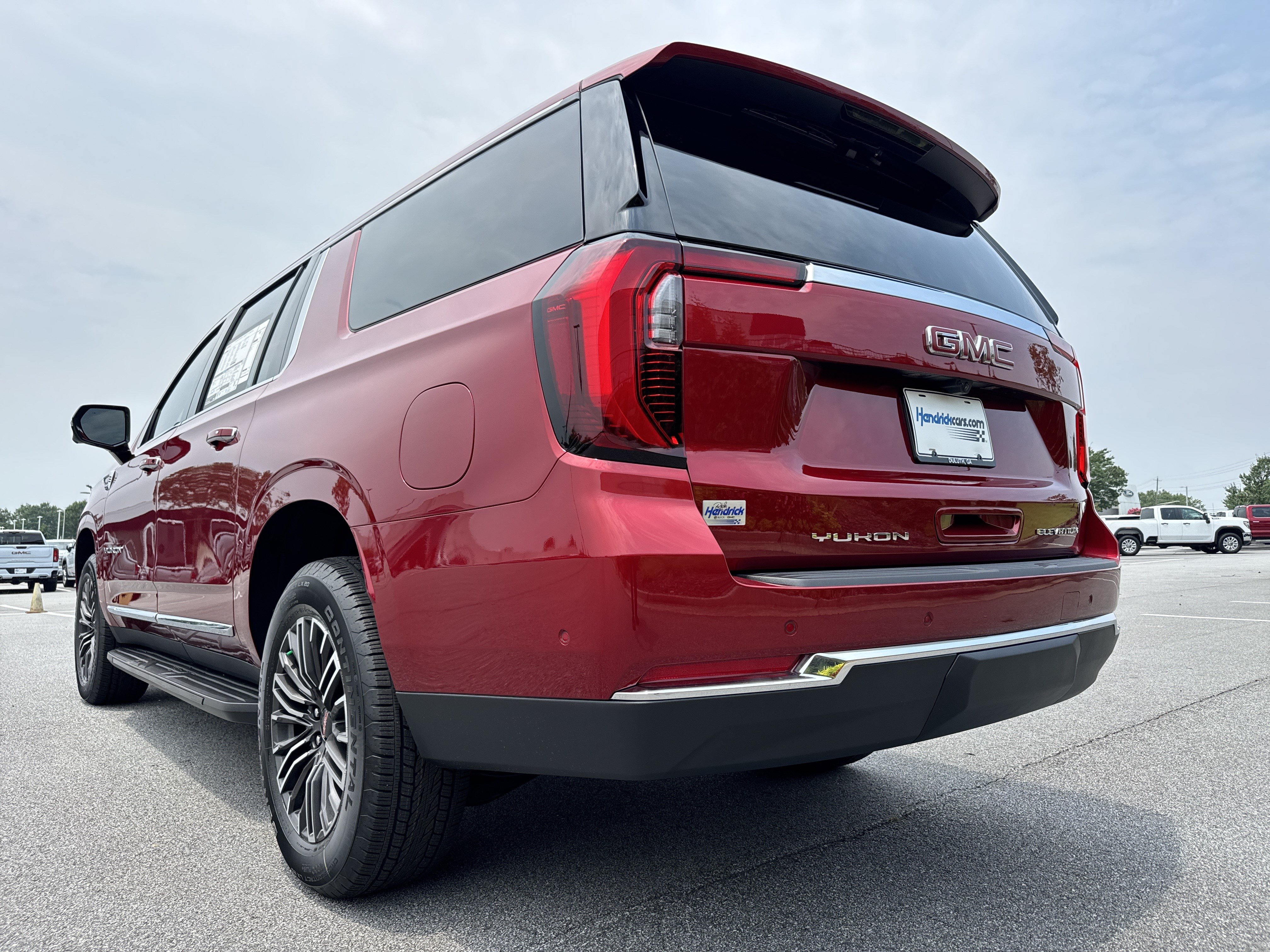 New 2026 GMC Yukon XL Elevation AWD/4WD image 8