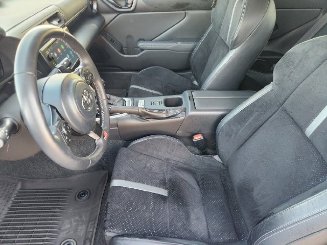 Used 2023 Toyota GR86 Premium w/ ALL Weather Mat Package (TMS) RWD image 13