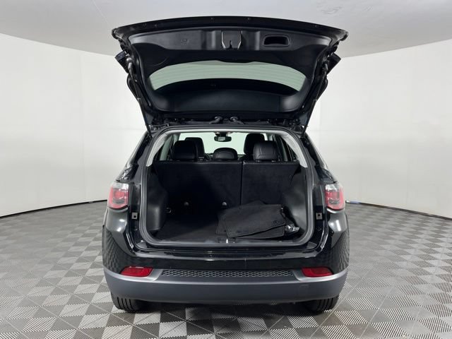 Used 2022 Jeep Compass Latitude FWD image 45