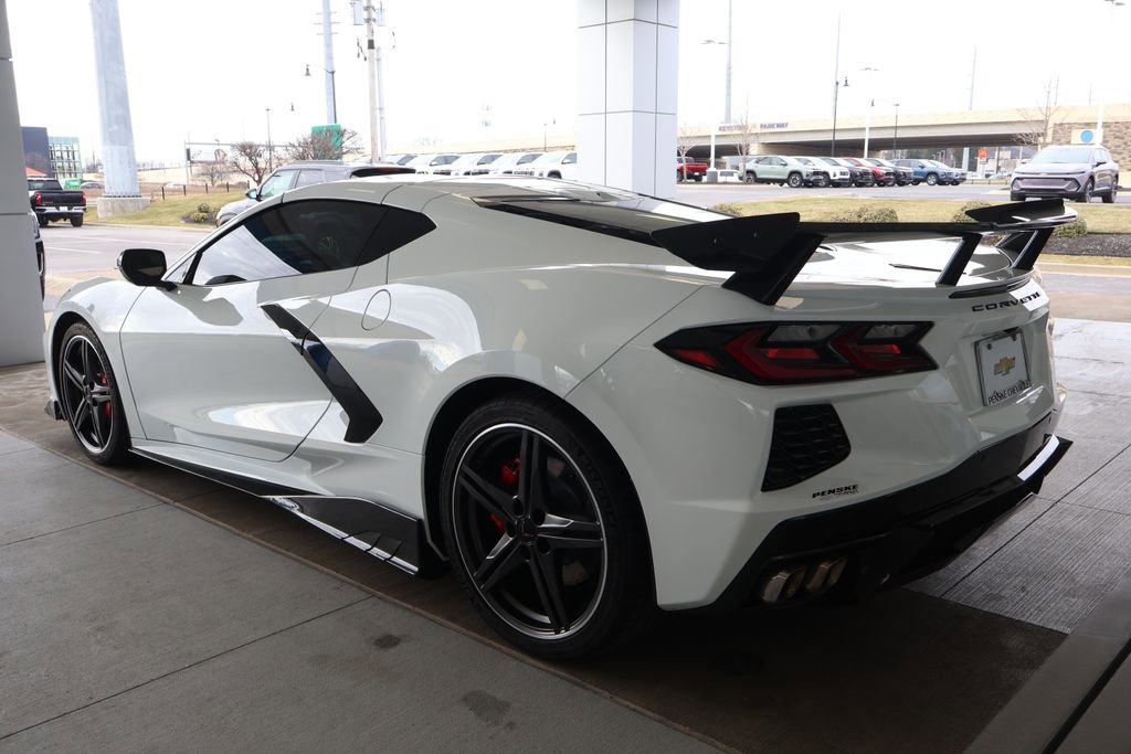 Used 2024 Chevrolet Corvette Stingray Preferred Cpe w/ 2LT image 8