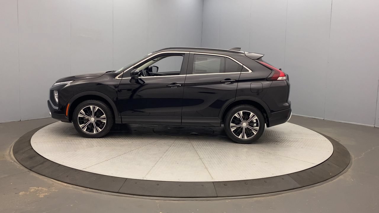 Used 2022 Mitsubishi Eclipse Cross AWD image 2