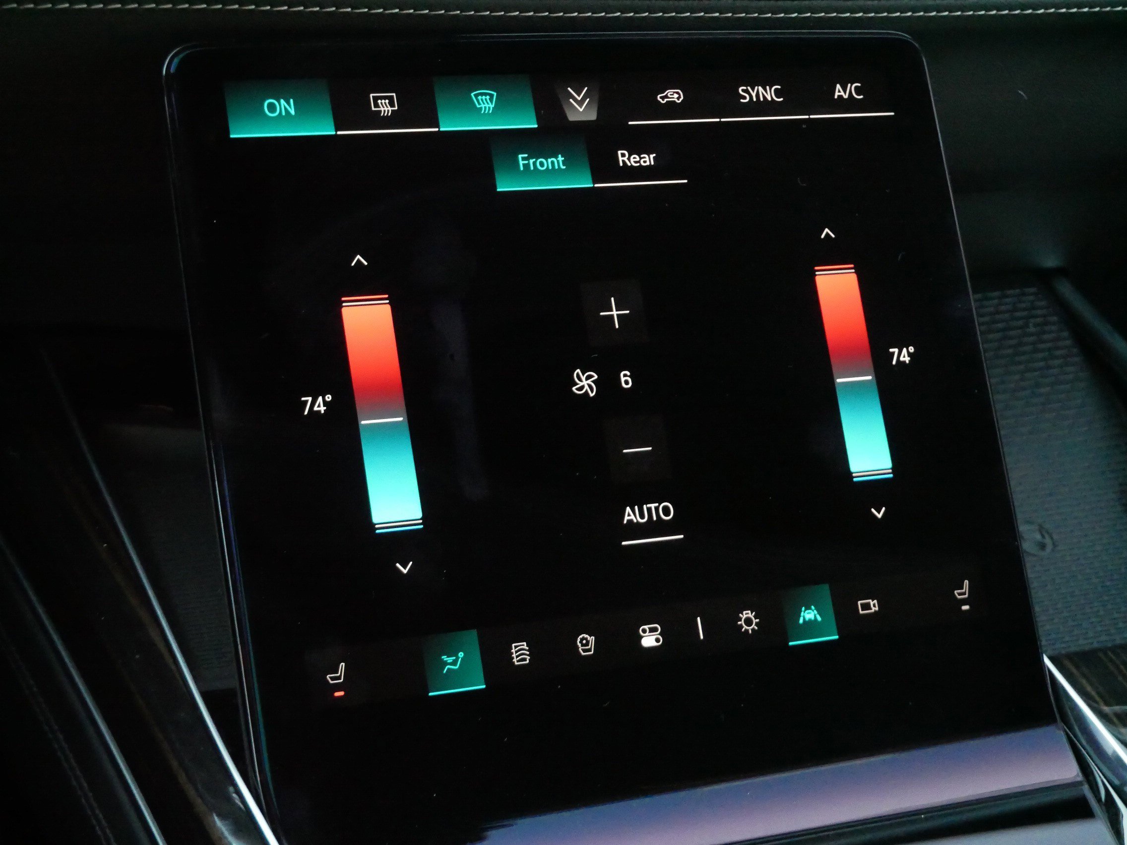 Certified 2025 Cadillac Escalade Luxury w/ LPO, Floor Liner Package image 23