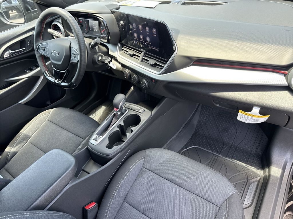 New 2026 Chevrolet Trax RS w/ Driver Confidence Package FWD image 33